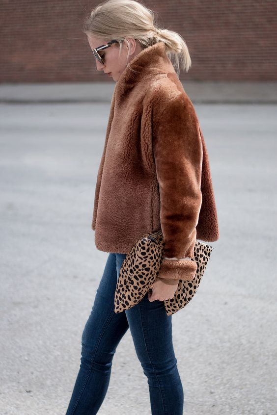 Winter Outfits Over 50: 15 Elegant and Cozy Ideas for 2023-2024