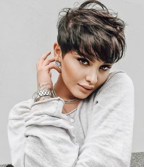 15 Chic Winter Hairstyles for Short Hair 2023-2024