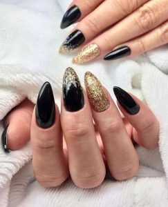 15 Chic Short Black New Year S Nail Ideas For 2024 Thepinkgoose Com   B202834b1a7372a4684e86205fe1fc46 243x300 