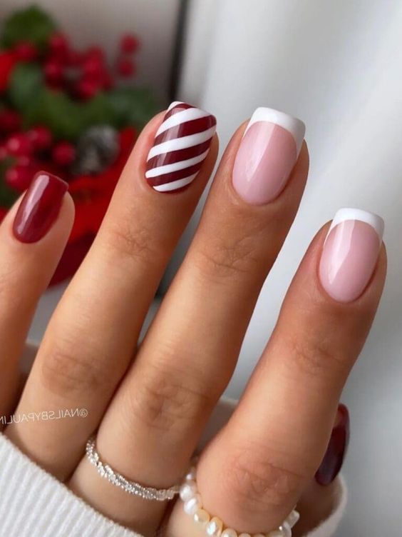 17 Short French Winter Nail Ideas for 2023-2024