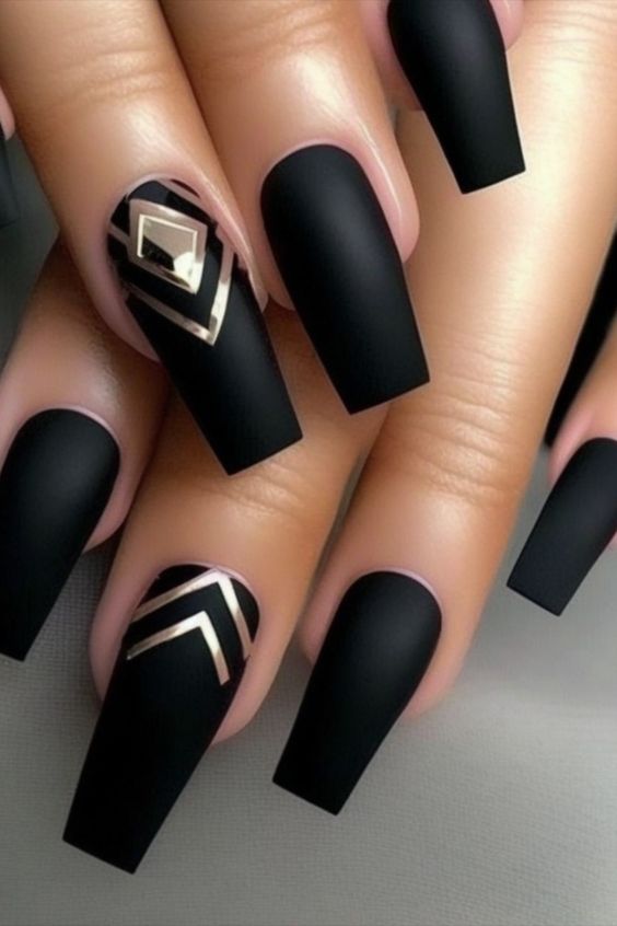 Elegant Winter Nails 2023-2024: 19 Inspiring Ideas