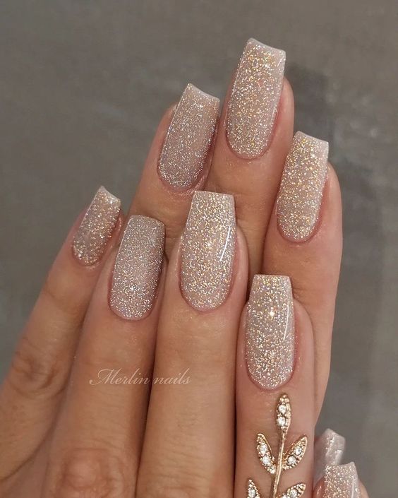 Elegant Winter Nails 2023-2024: 19 Inspiring Ideas