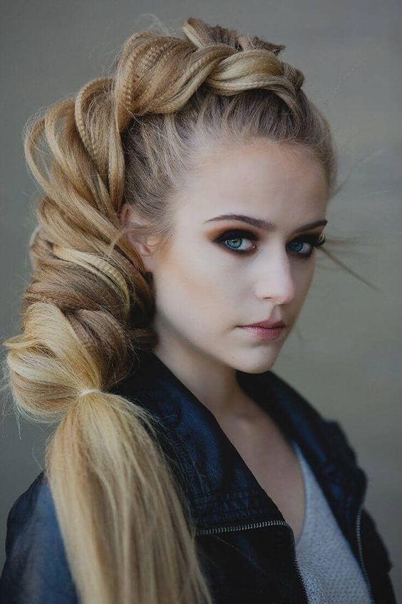 Easy New Year's Hairstyle Ideas 2024: 17 Stylish Looks to Welcome the Year