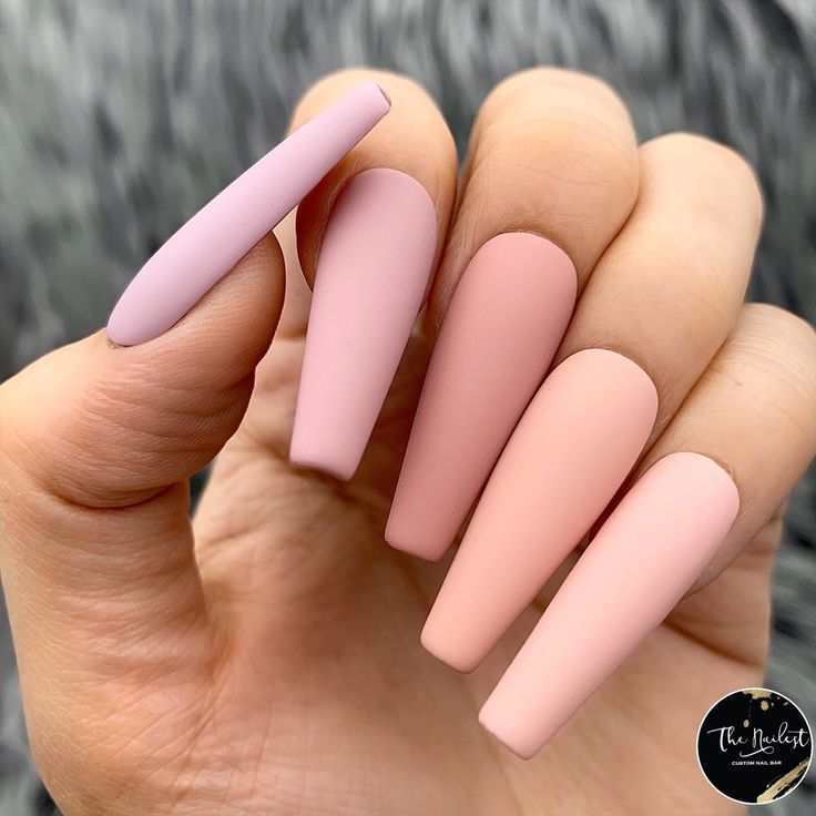 19 Simple Winter Nail Ideas for 2023-2024