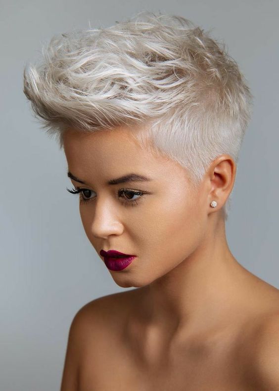 New Year's Hairstyle Ideas for Short Hair 2024: 19 Trendy Looks to Welcome the Year