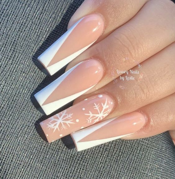 17 Stunning Long Nail Ideas for New Year 2024