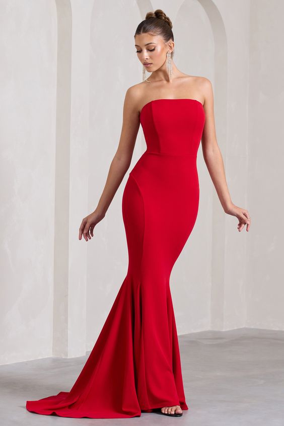 17 Gorgeous Red New Year's Dress Ideas to Welcome 2024 in Style