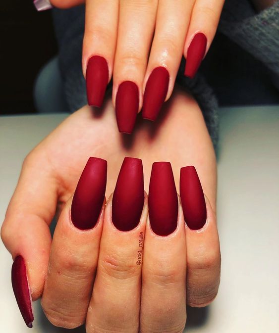15 Striking Red Christmas Nail Ideas for 2023
