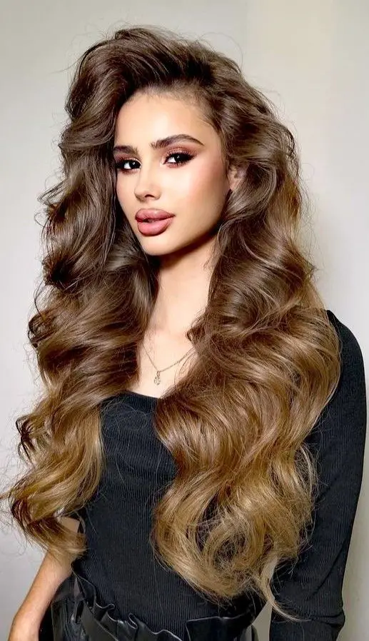 New Year's Hairstyle Ideas for Curly Hair 2024: 15 Trendy Looks to Welcome the Year