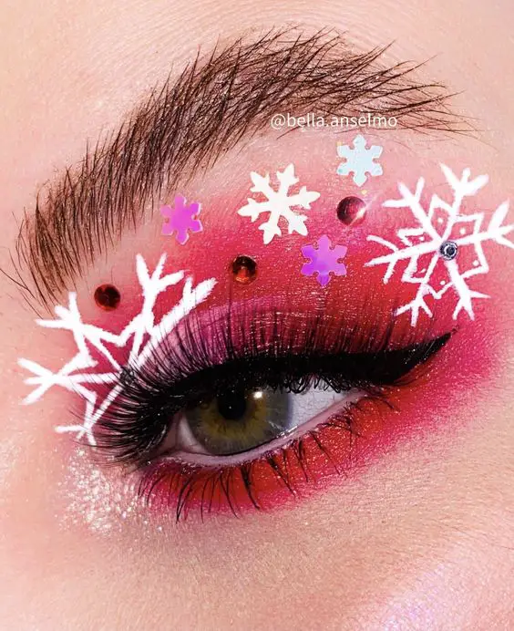 17 Stunning Red Christmas Makeup Ideas for 2023