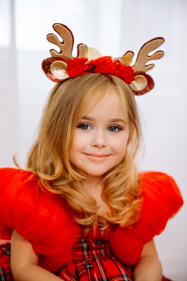 15 Adorable Christmas Hairstyle Ideas for Kids in 2023 - thepinkgoose.com