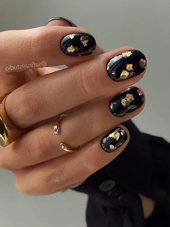 Trendy New Year Nails 2024: 17 Ideas for a Stylish Start to the Year