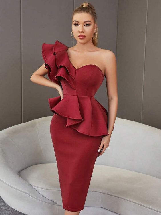 17 Gorgeous Red New Year's Dress Ideas to Welcome 2024 in Style ...