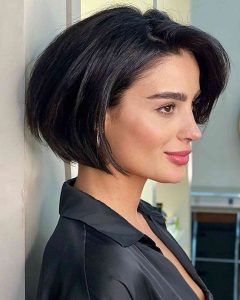 15 Stylish Haircuts for Thick Hair 2024 - Ideas for Short, Medium, and ...