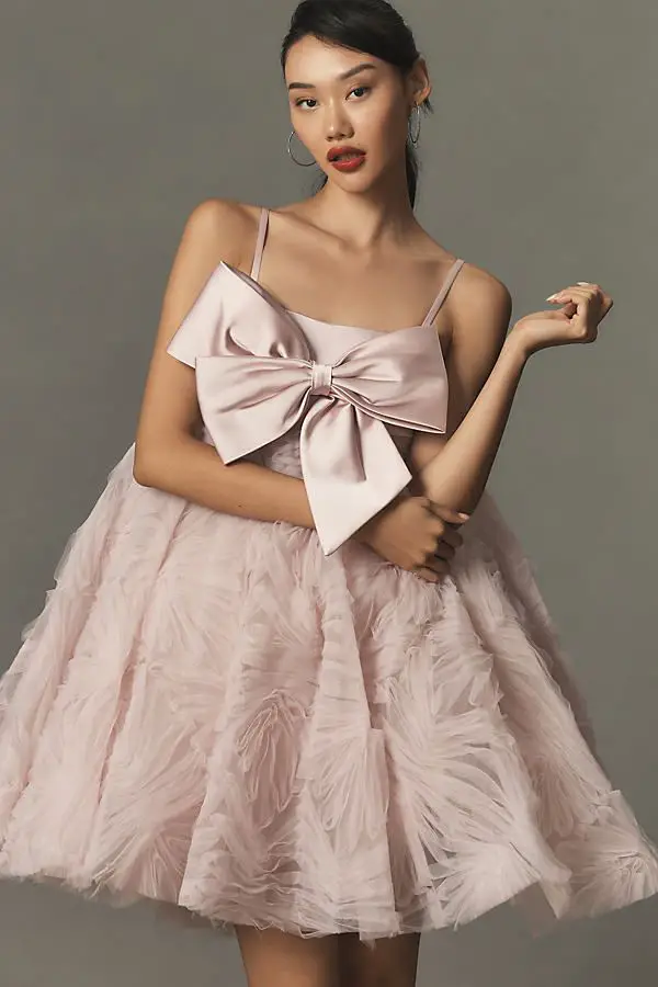 Bow-Tied Elegance: Embracing the Chic and Versatile Bow Outfit Trend of 2024