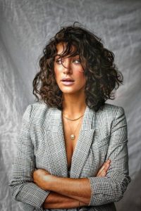 90s Haircuts Revival Trendy Styles For 2024 Long Short Curly Looks   13 11 200x300 