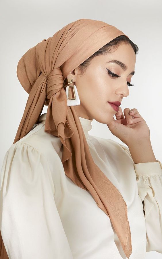 Stylish Shawls: Your Ultimate Guide to the 2024 Shawl Outfit Trends