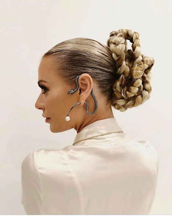 Embrace the Braid: 2024's Chic Dutch Braid Hairstyles for Every Occasion