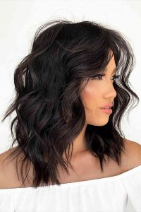 Discover Trendy Medium Haircuts 2024 15 Stylish Ideas For Medium   5ffe0d80d90fc50c56846c110cc30bbb 200x300 