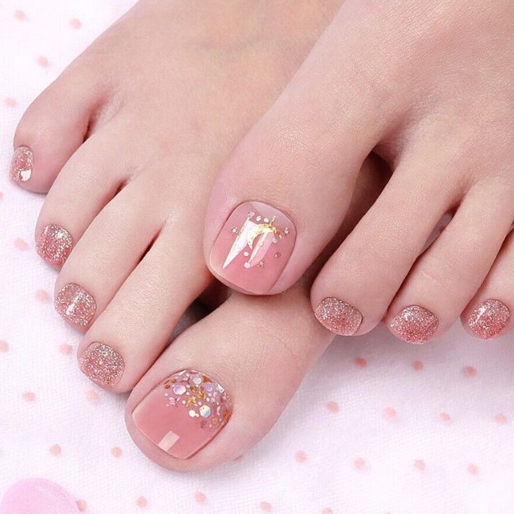 Step into Style: The Ultimate Guide to Toe Nail Design Trends for 2024