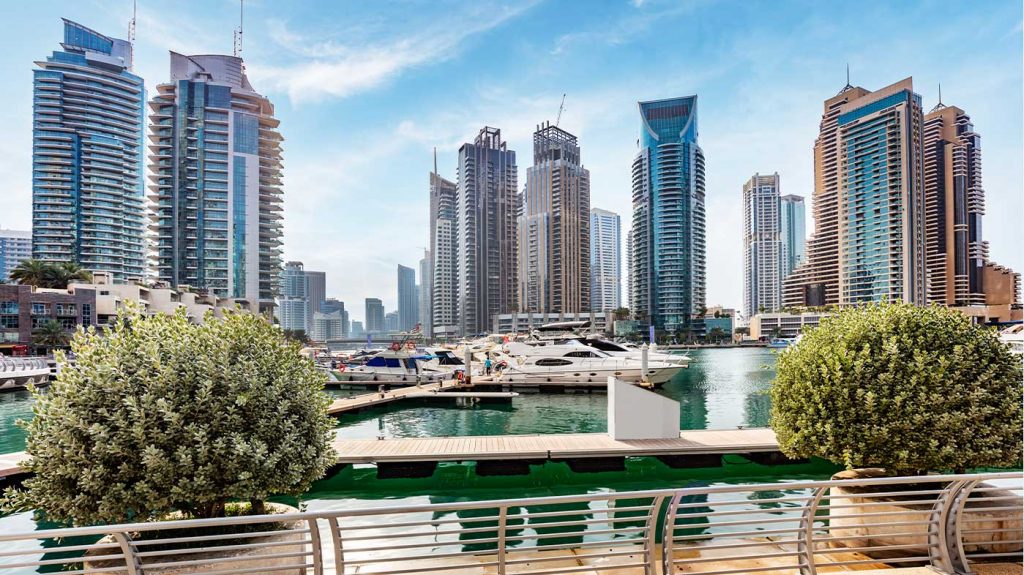 Embracing Coastal Luxury: Investing in Dubai's Seaside Apartments