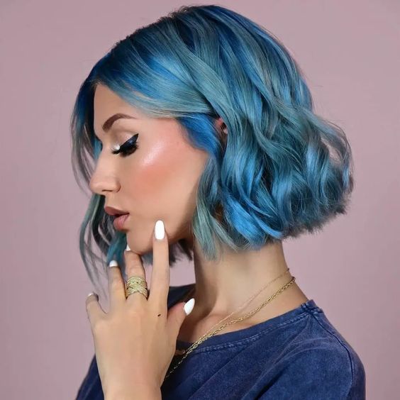 Short and Chic: Spring Hair Color Ideas for 2024