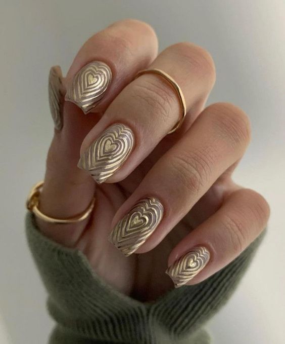 Glistening Glamour: Spring Nail Sparkle 2024 Trends