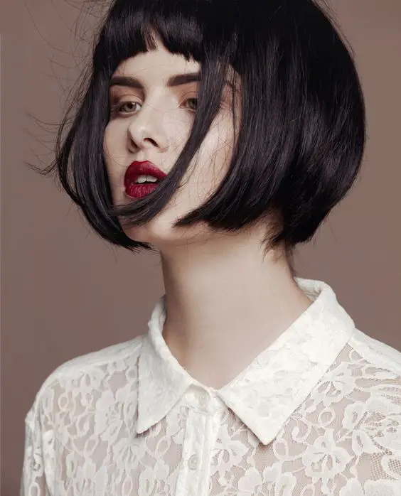Spring Haircuts 2024: Flattering Styles for Round Faces