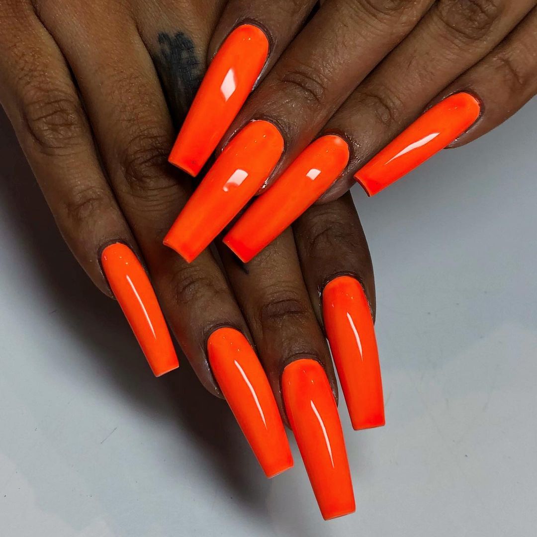 Summer Vibes: The Must-Have Nail Colors of 2024