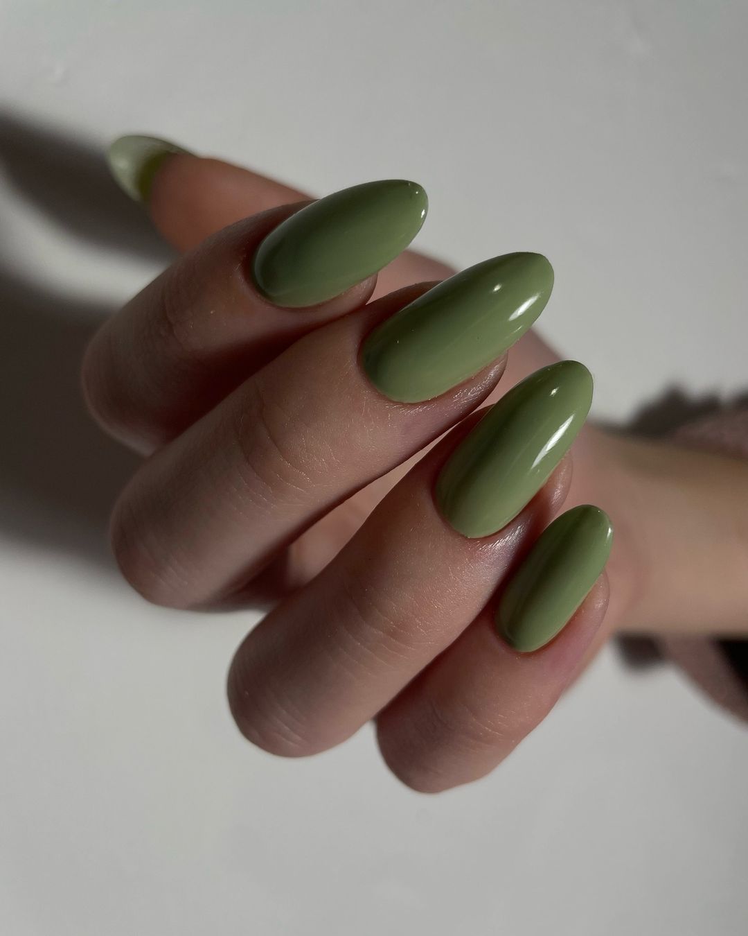 Summer Vibes: The Must-Have Nail Colors of 2024
