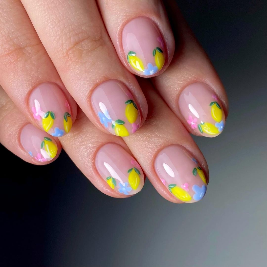 Get Creative: Summer Oval Nail Designs & Color Ideas to Elevate Your Look