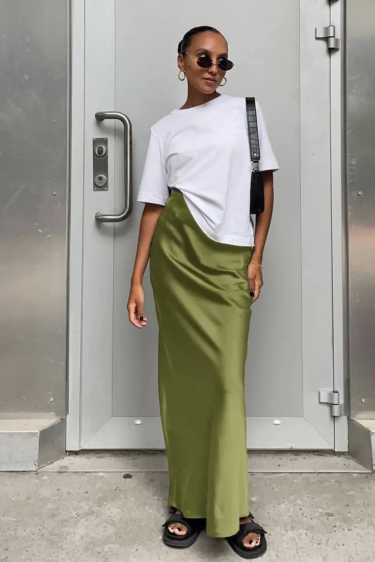 25 Stylish Summer Skirt Outfits for Women: Elevate Your Warm-Weather Wardrobe!