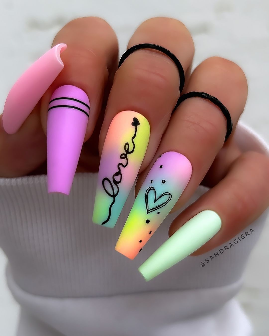 Sizzling Hot Designs: Summer Ombre Nails to Elevate Your Look