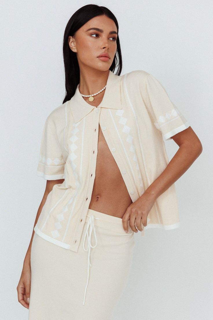 Stylish Summer Shirt Outfits: Stay Cool and Chic All Season Long