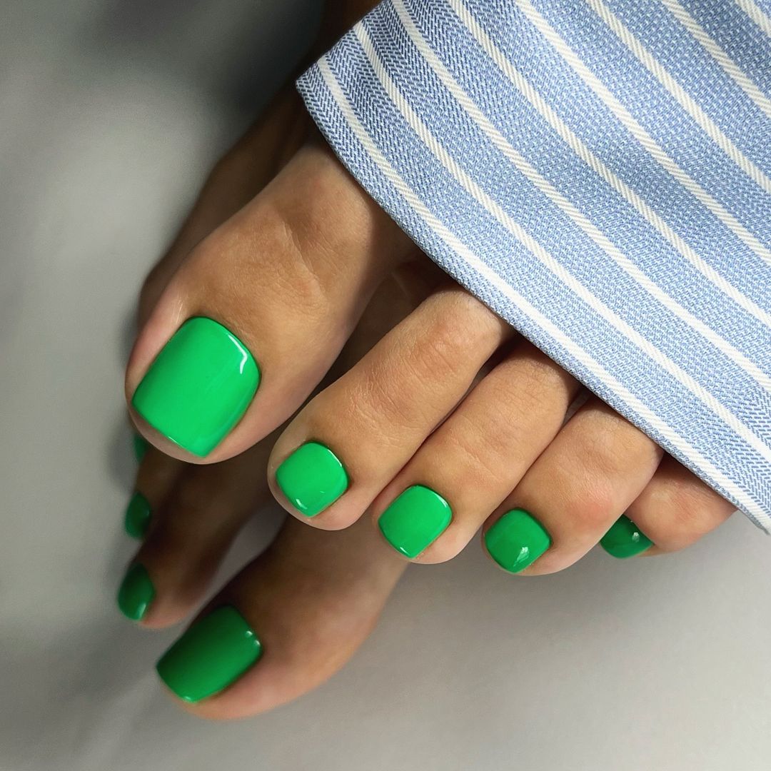 Sunny Steps: 31 Summer Pedicure Ideas to Keep Your Feet Stylish and Fresh