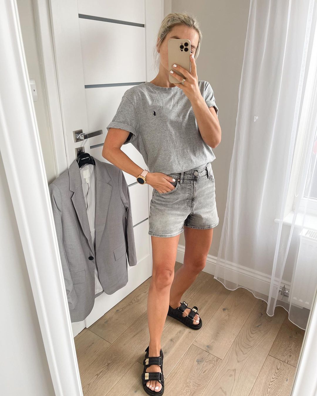 27 Stylish Ways to Rock Grey Shorts: Your Ultimate Outfit Inspiration