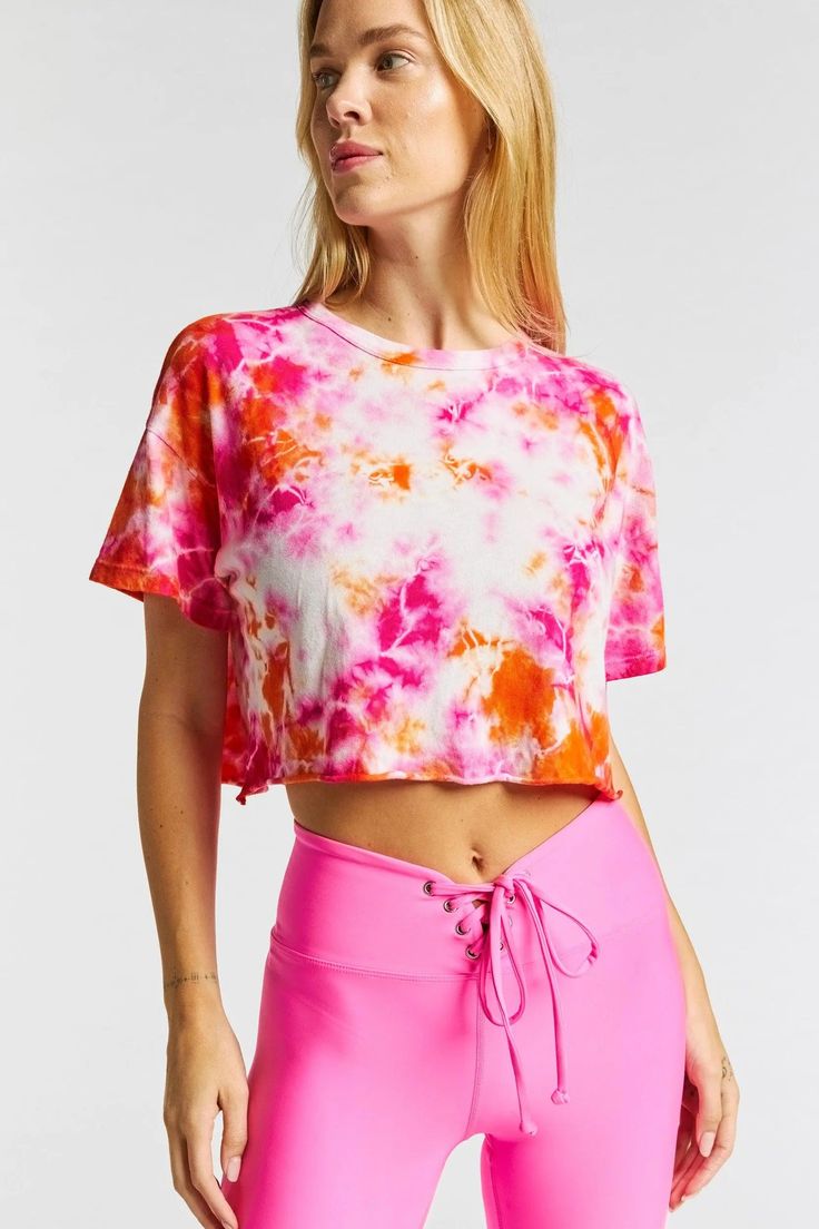 29 Trendy Crop Top Outfit Ideas: Flaunt Your Fashion with Chic Crop Top Looks!