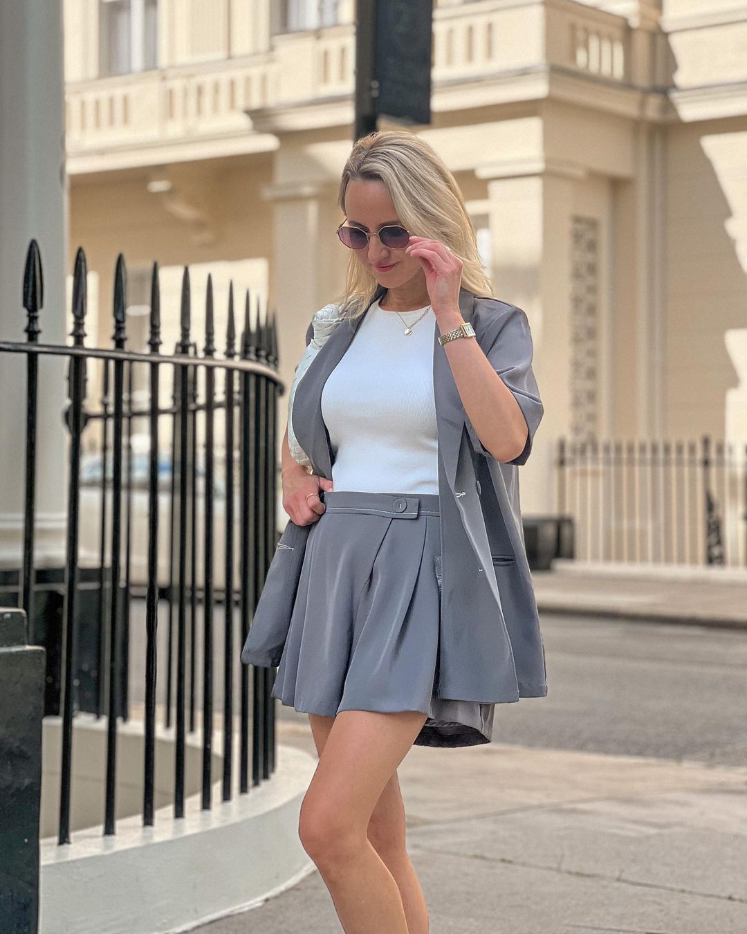 27 Stylish Ways to Rock Grey Shorts: Your Ultimate Outfit Inspiration