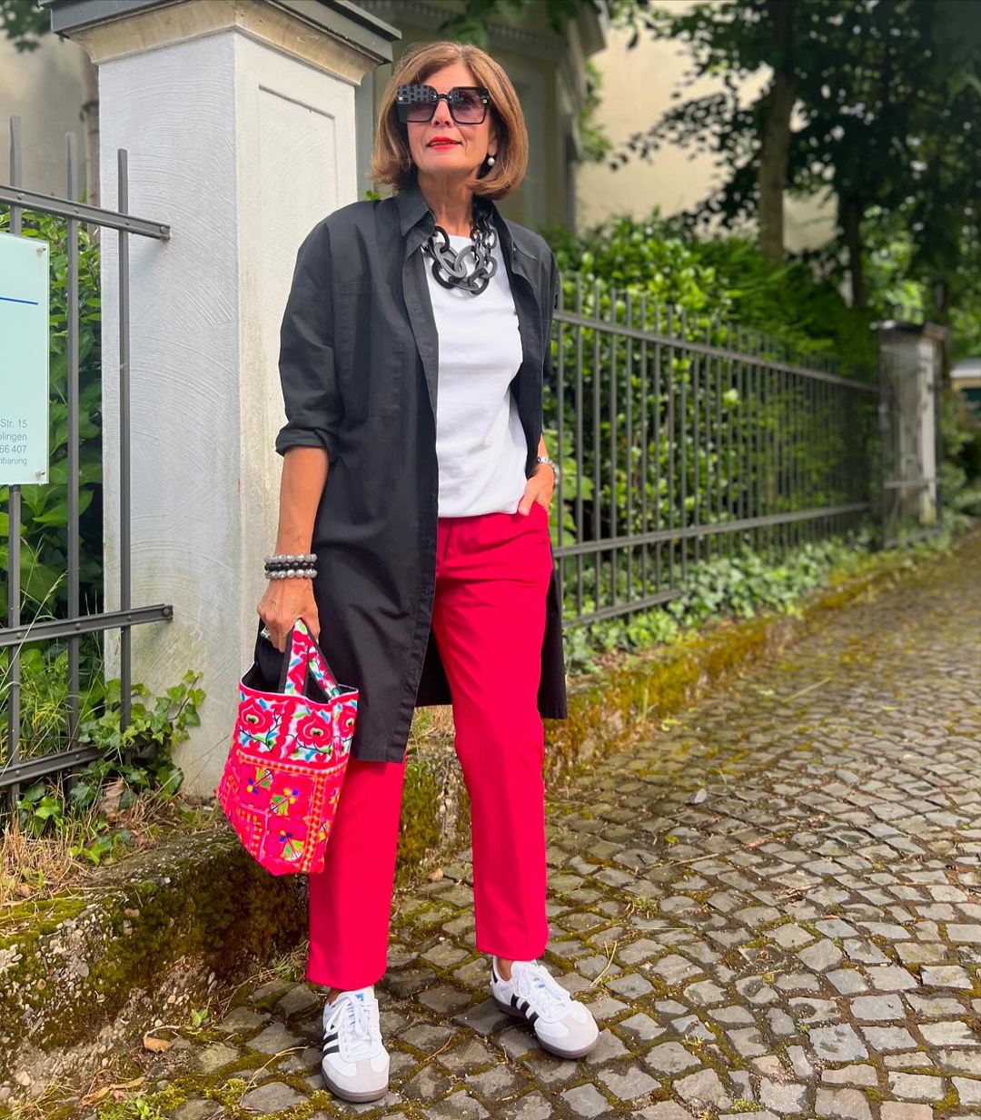 27 Fall Outfits for 50-Year-Old Women: Timeless and Trendy Ideas