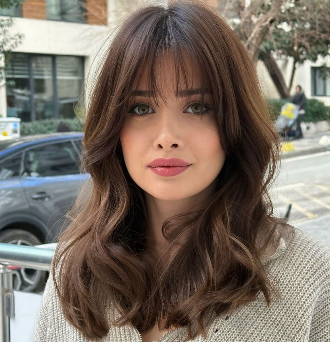 25 Ideas for Fall Hairstyles with Curtain Bangs