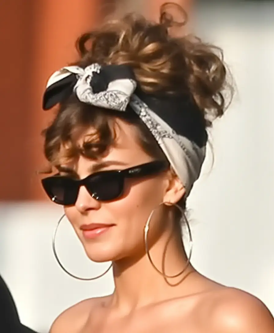 Effortless Pool Day Hairstyles - Simple Summer 2025 Looks Vintage Pin-Up Pool Curls