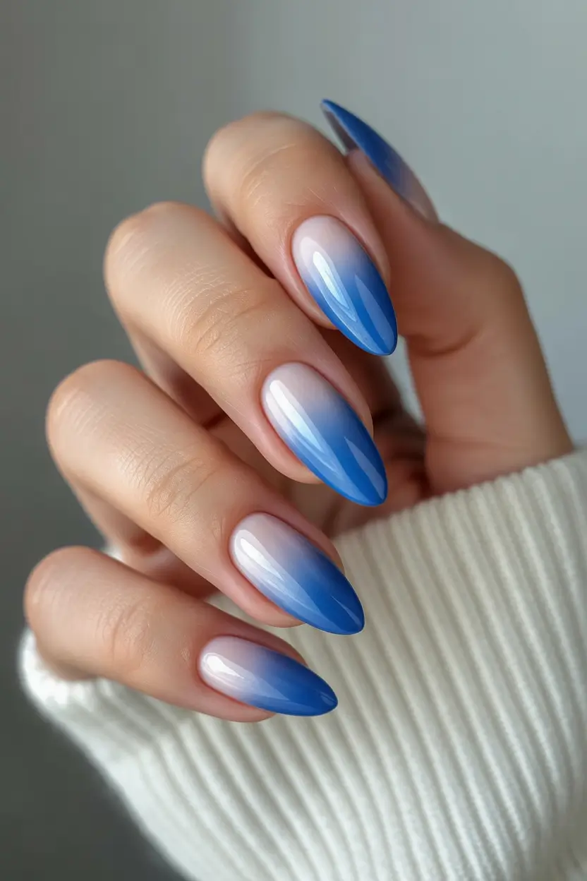 Almond Nail Inspo+Ocean Fade in Glossy Blue