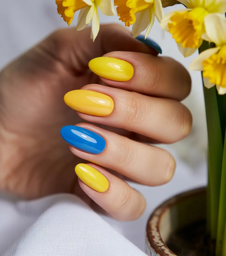 yellow-blue-summer-almond-nails-Sunshine-Meets-Seaside