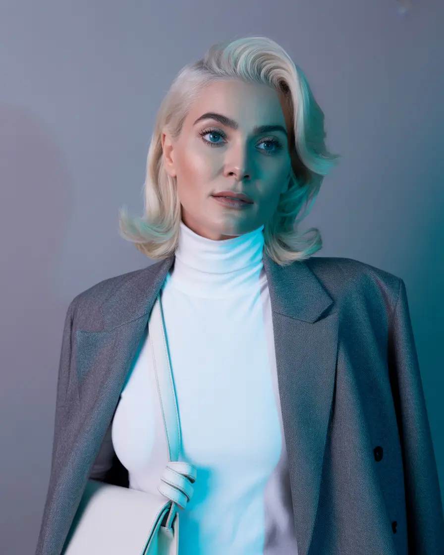Fall haircuts for women over 40 Retro Brushed Flip with a Sharp Finish