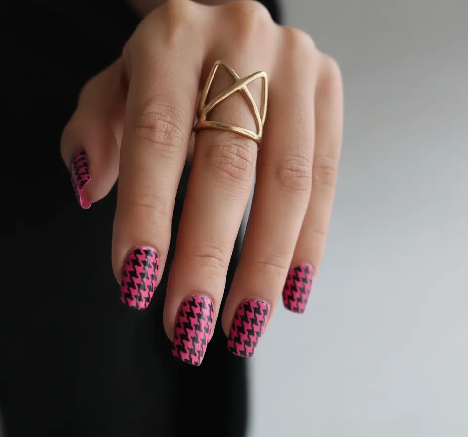 Fall 2025 Nail Color Ideas for Women Over 40 Houndstooth with a Pop of Pink