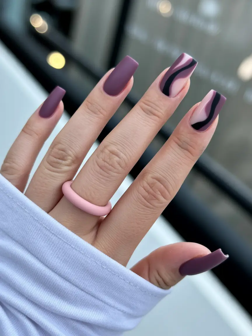 Fall-2025-nail-trends-Velvety-Mauve-with-Modern-Waves