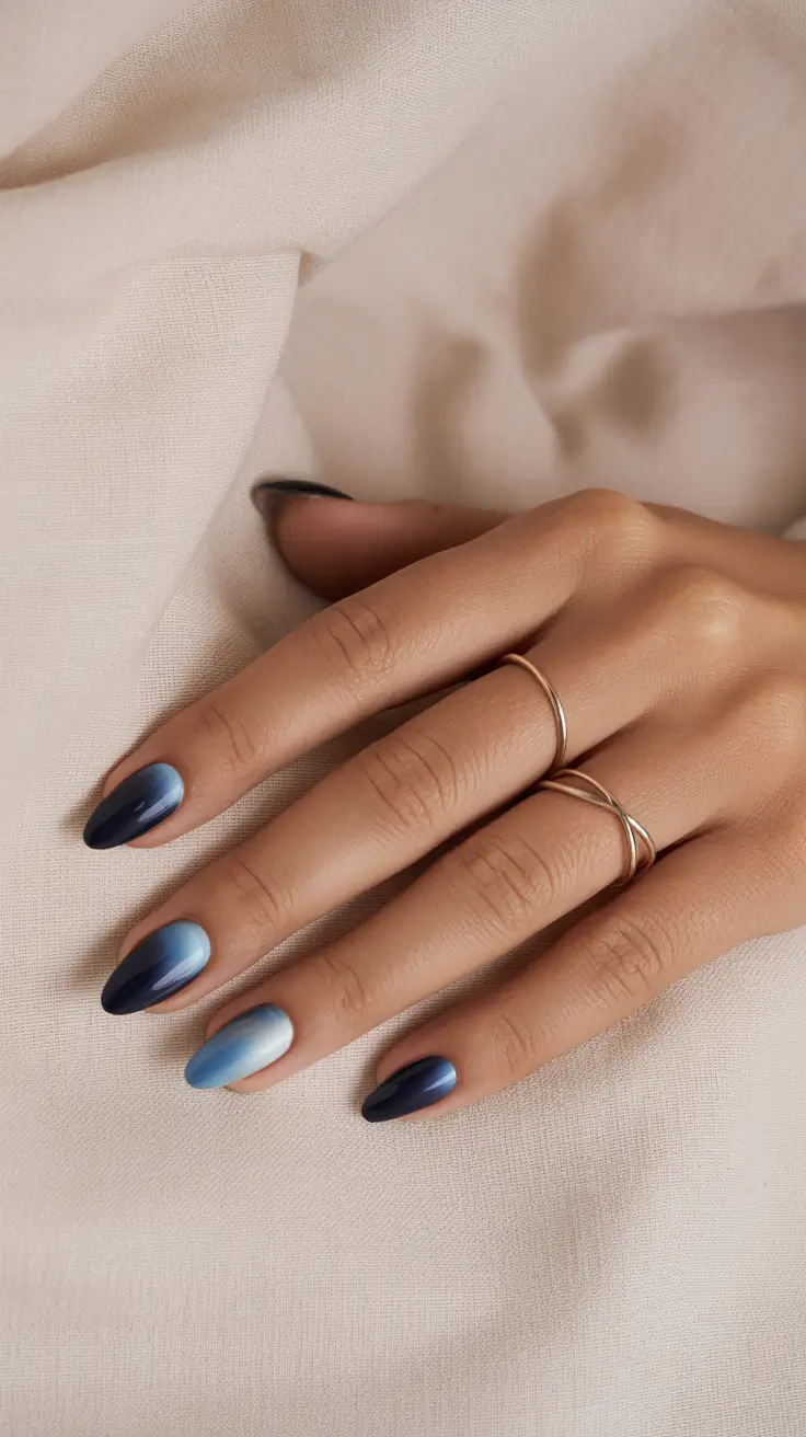 Navy Blue Fall Nail Ideas 2025 Ombre Gradient