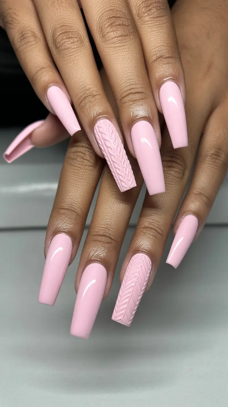 pink-winter-nails-2025-2026 bubblegum-knits