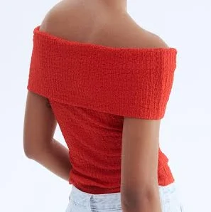 top H&M Ladies Off-The-Shoulder Top H&M $14.99