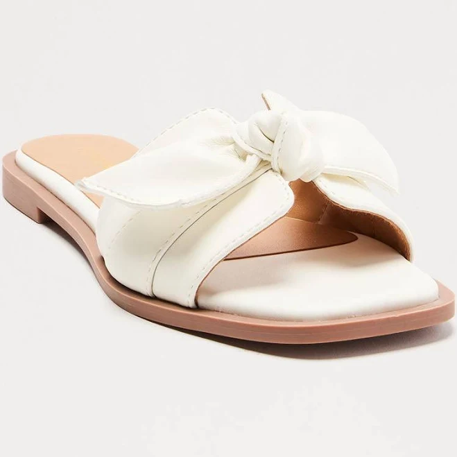 Fashion Nova Women's Lyra Flat Sandals